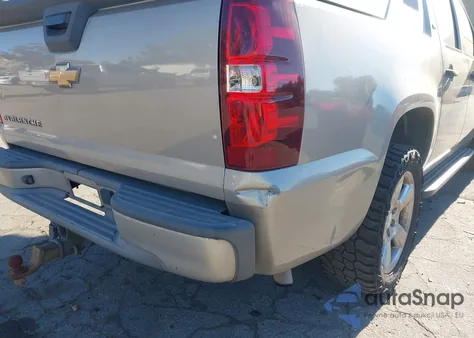 2007 Chevrolet Avalanche 1500 Ls из США, поврежденный, VIN 3GNEC12017G130883